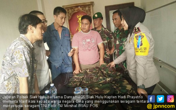 Foto Tentara Cina Belanja di Pasar Kampar Bikin Heboh - JPNN.COM