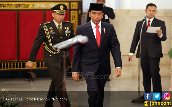 Jokowi Sebaiknya Menggandeng Tokoh Bukan Berlatar Militer - JPNN.COM