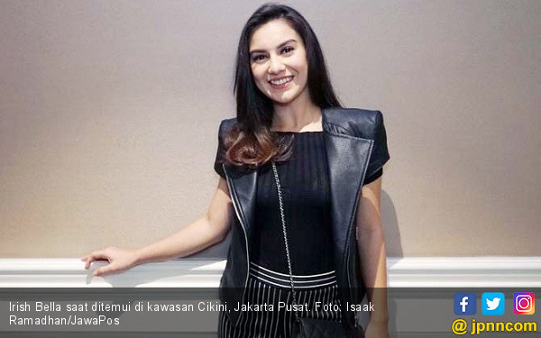 Cie Irish  Bella  pakai Cincin  Couple Sudah Tunangan 