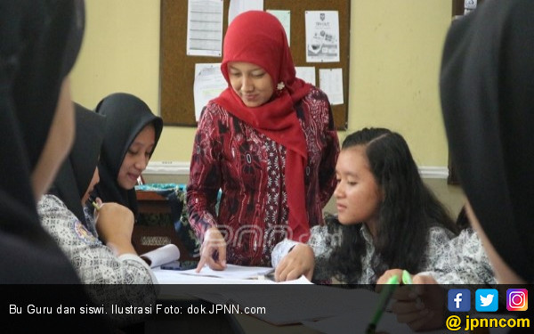 Guru Honorer SMA/Sederajat Bakal Terima Gaji Rp 2,7 Juta - JPNN.COM