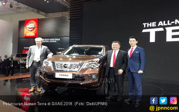 Perbandingan Harga Nissan Terra, Pajero Sport dan Fortuner - JPNN.COM