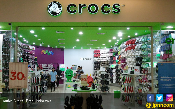  Crocs  Tutup 2 Pabrik dan 132 Toko Bangkrut  Ekonomi 