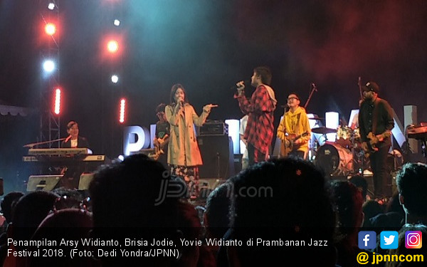 Arsy Widianto dan Brisia J Menangis di Prambanan Jazz 2018 - JPNN.COM