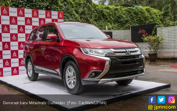 Mitsubishi Outlander 2018 Naik Level Senggol Honda CR-V - JPNN.COM