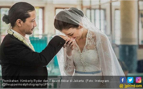 Nikah di Masjid, Kimberly Ryder Pilih Busana Internasional - JPNN.COM