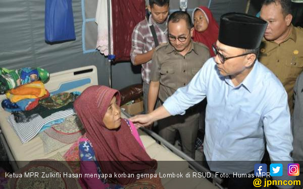 Ketua MPR Menyapa Warga Korban Gempa Lombok di RSUD - JPNN.COM