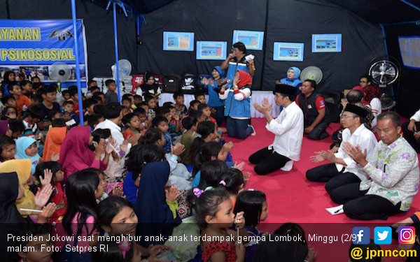 Presiden Hibur Anak-Anak Terdampak Gempa Lombok - JPNN.COM