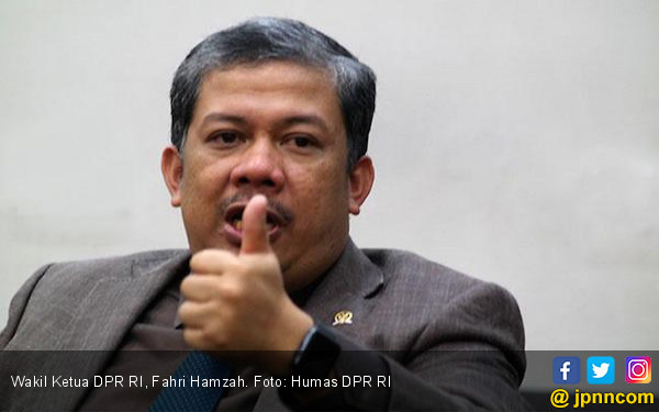 Fahri Hamzah: Terlalu Cepat Mendefinisikan Pahlawan - JPNN.COM