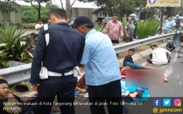 Mobil Rombongan Jamaah Maulid Nabi Terbalik, 3 Orang Tewas 