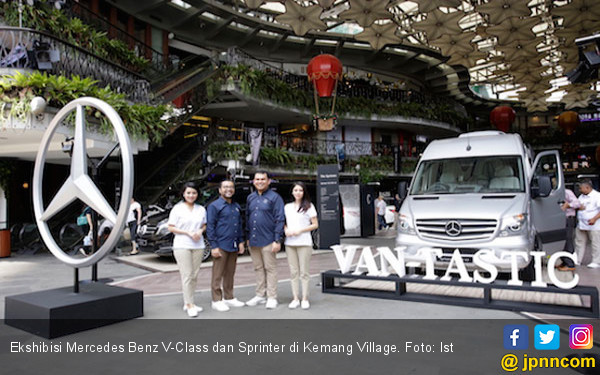 2 MPV Mewah Mercedes Benz Tebar Pesona di Kemang Village - JPNN.COM