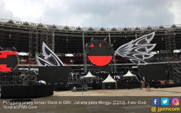 Kupu kupu di Panggung Megah Konser Slank di GBK 