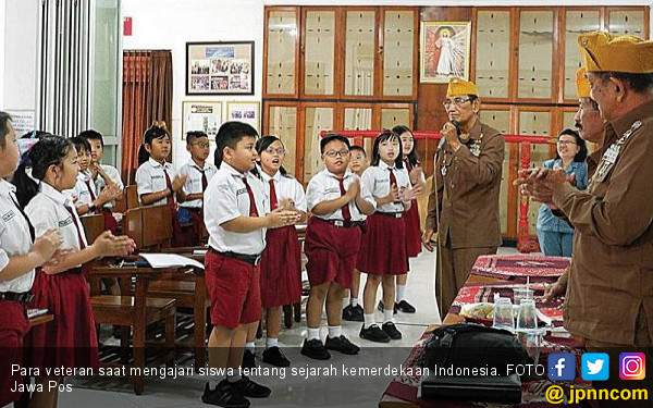 Undang Veteran di Hari Pertama Sekolah - Pendidikan JPNN.com