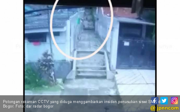 Beredar Rekaman CCTV Penusukan Siswi SMK di Bogor, Lihat 