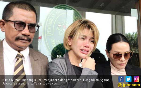 Sedih, Nikita Mirzani Mewek Teringat Perlakuan Suami 