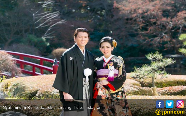 Pakai Kimono Syahrini Pamer Kemesraan dengan Reino Barack 