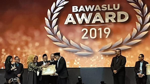 Gakkumdu Bawaslu Kota Jakarta Utara Raih Bawaslu Award 2019 - Politik