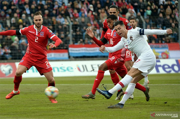 Cristiano Ronaldo Sebut Lapangan di Negara Ini Seperti 