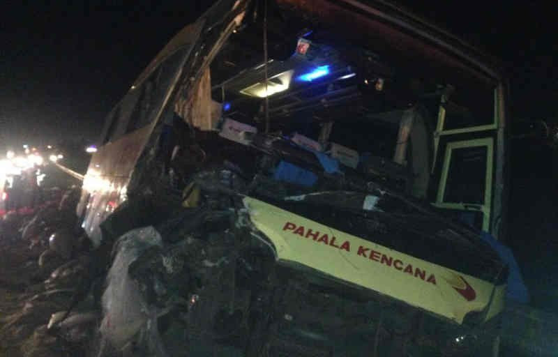  Kecelakaan  Maut di  Tol  Cipali  Bus Pahala Kencana 