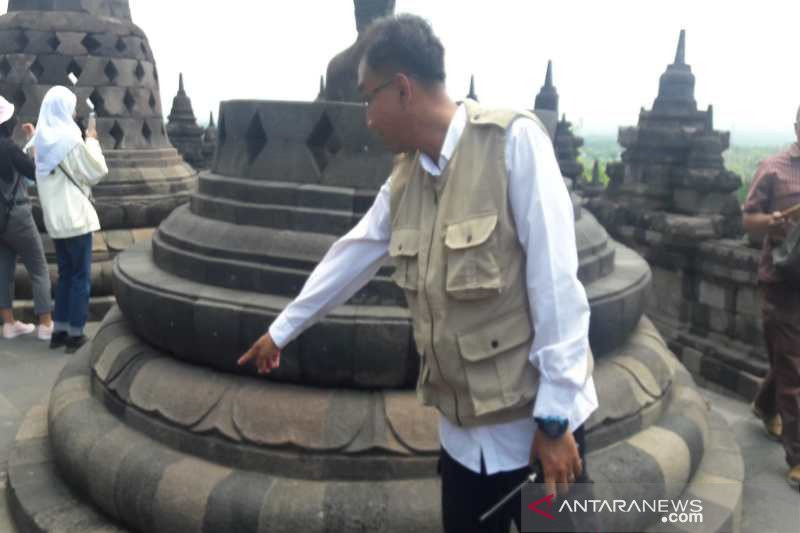 tiket masuk candi borobudur 2020 3 000 Noda Permen Karet Merusak Keindahan Candi Borobudur 