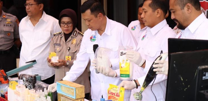 barang unik di bandung Polisi Bongkar Pabrik Kosmetik Ilegal di Bandung Omzetnya 