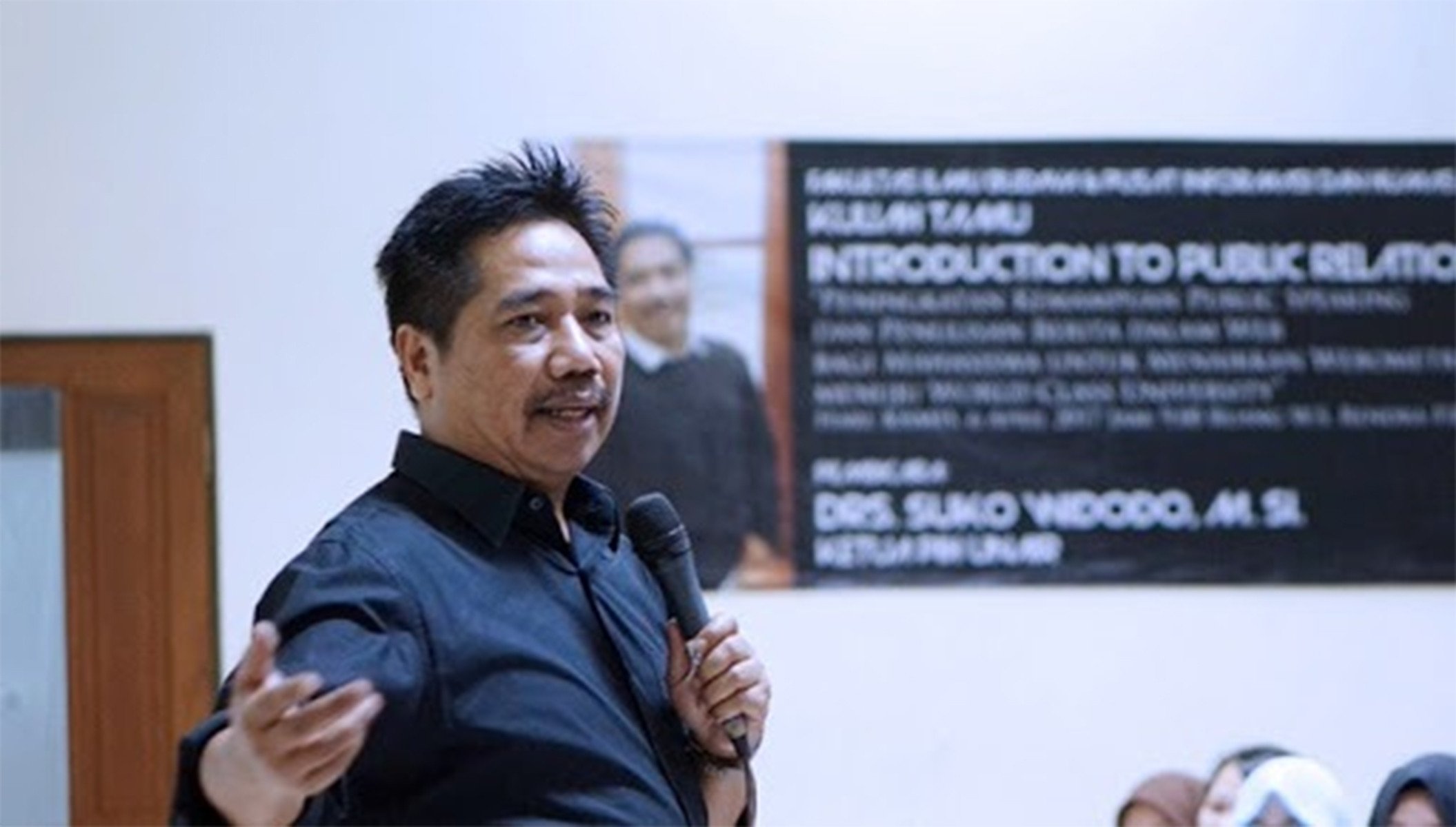 Pengamat komunikasi politik dari Universitas Airlangga Suko Widodo. Foto: source for JPNN