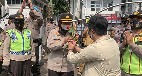 Kapolres Sukabumi  Kota  Menangis Minta Maaf kepada 