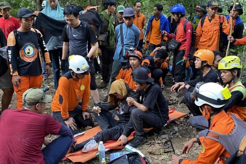 4 Hari Hilang, Pendaki Ditemukan Selamat Sedang Bersandar di Pohon, Mukjizat