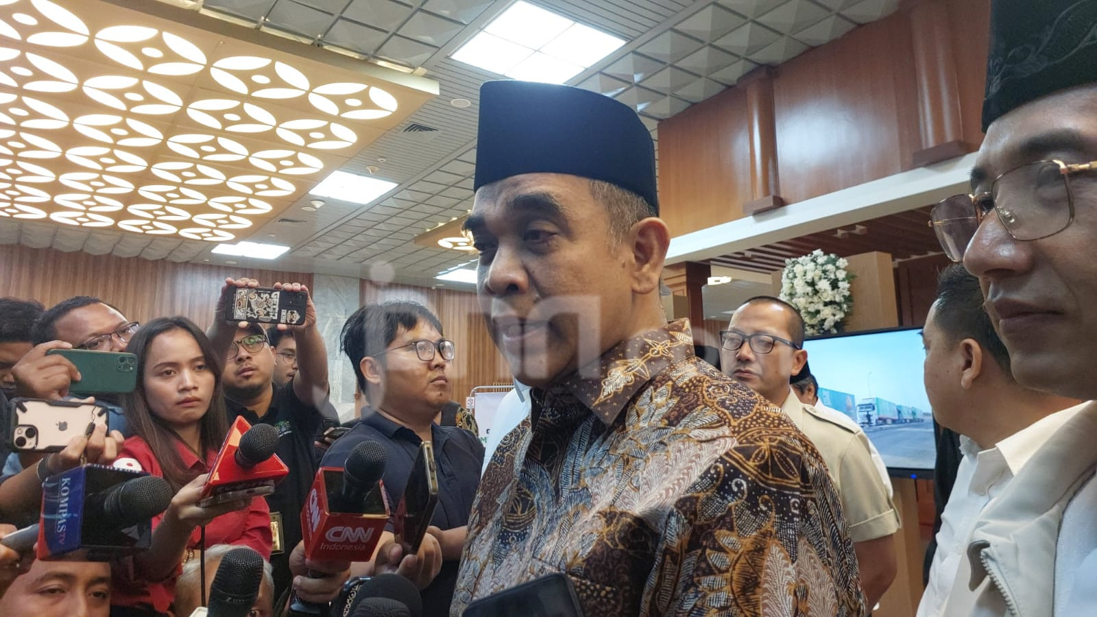 Sekretaris Jenderal Gerindra Ahmad Muzani ditemui di Kompleks Parlemen, Senayan, Jakarta, Rabu (15/1). Foto: Aristo