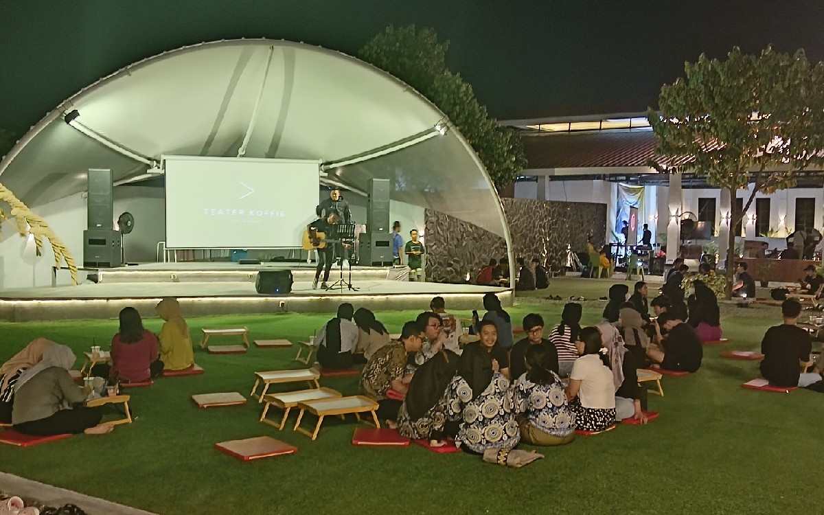 Teater Coffie Tempat Nongkrong Anak Milenial di Kota Serang - JPNN.com Banten