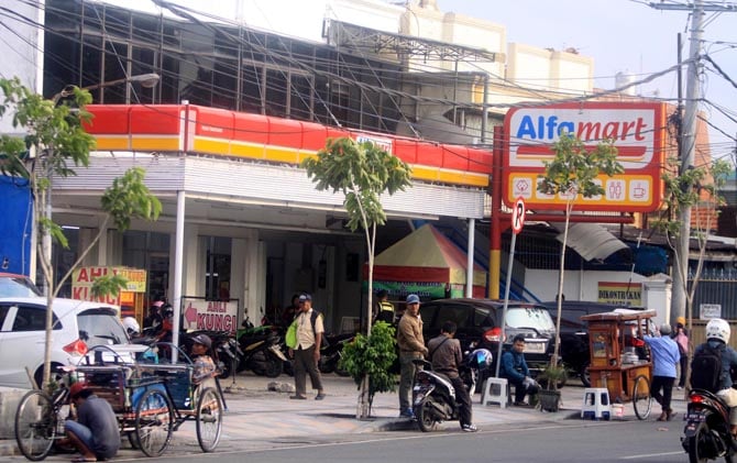 Mulai Maret Minimarket di Surabaya  Dilarang Buka 24  Jam  