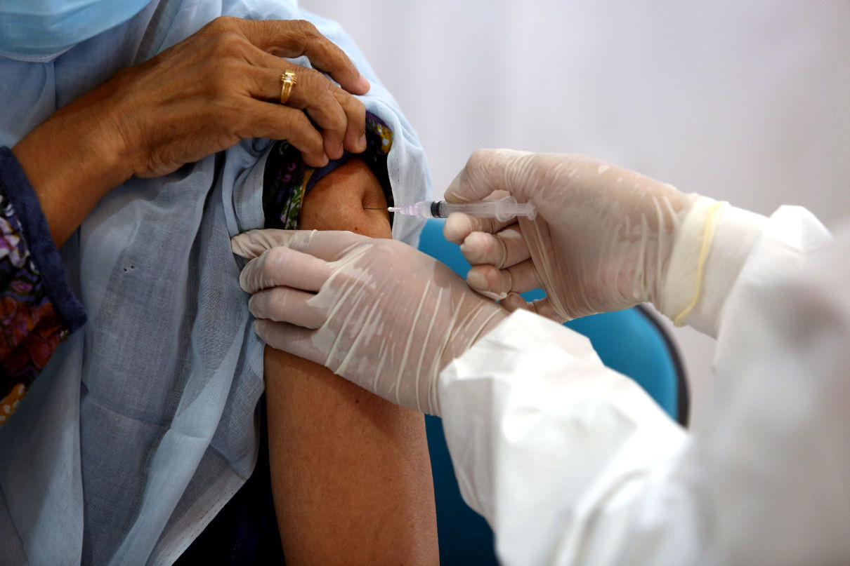 Vaksin Booster Ke-2 Gratis, Epidemiolog: Susun Regulasi Kesehatan yang Komprehensif - JPNN.com
