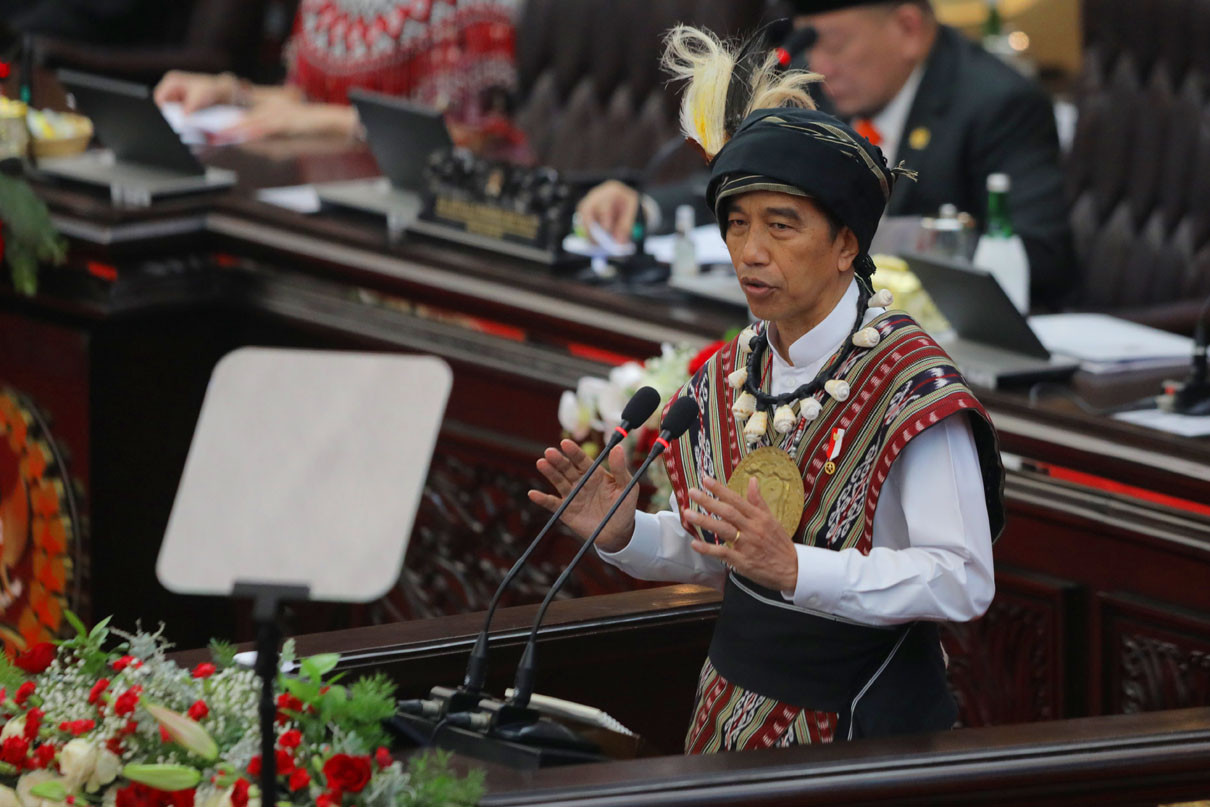 PBHI Minta DPR Lakukan Impeachment Terhadap Jokowi, Ini Alasannya - JPNN.com
