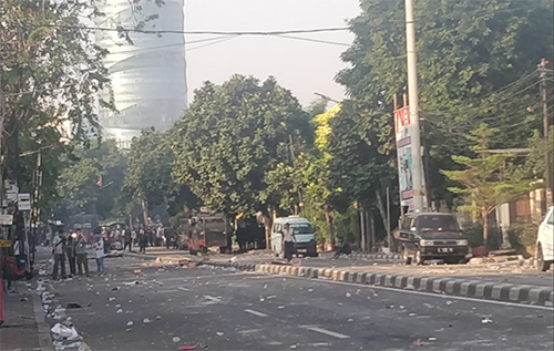 Buntut Demo di Bawaslu, Polisi Masih Blokade Beberapa Jalan di Petamburan