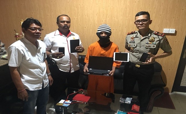 Valentino Rosi Ketahuan Mencuri di Bali