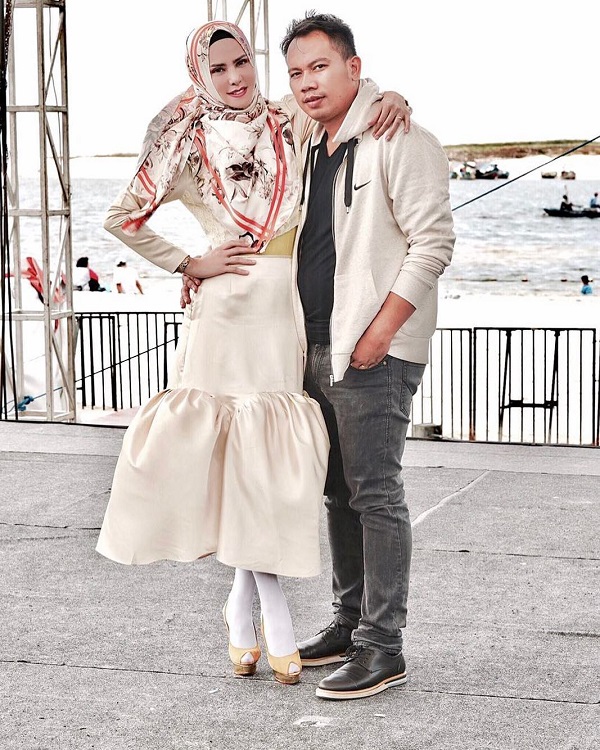 Angel Lelga dan Vicky Girang pernikahannya Penuh Endorsement