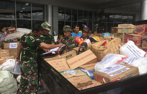 300 Prajurit TNI Bantu Distribusi Logistik di Sulteng