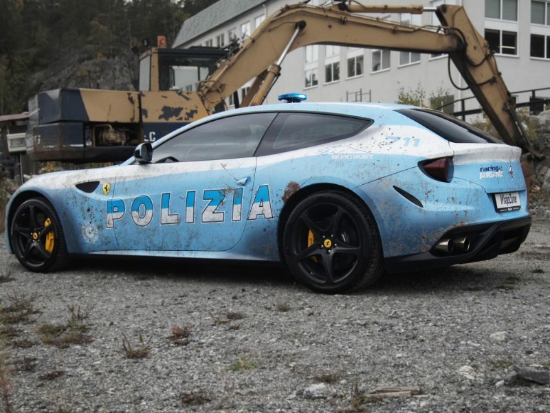 Ferrari FF Berkamuflase ala Mobil Polisi Mencuri Perhatian