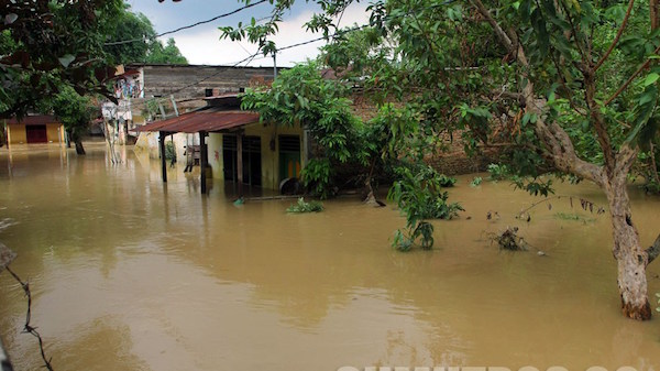 Dua Bocah Tewas Terseret Arus Banjir di Medan
