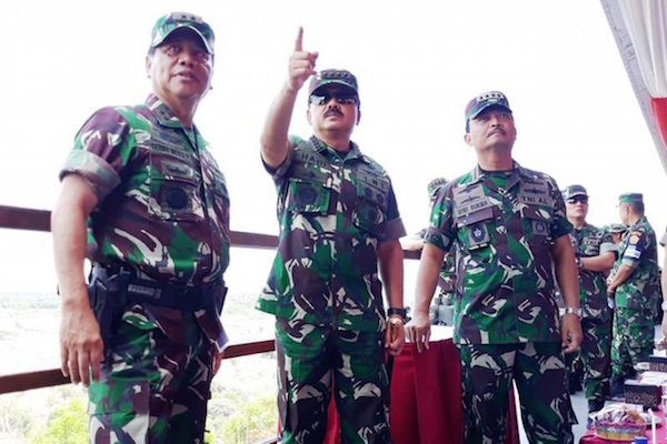TNI Gelar Latihan Bantuan Tembakan Terpadu di Situbondo