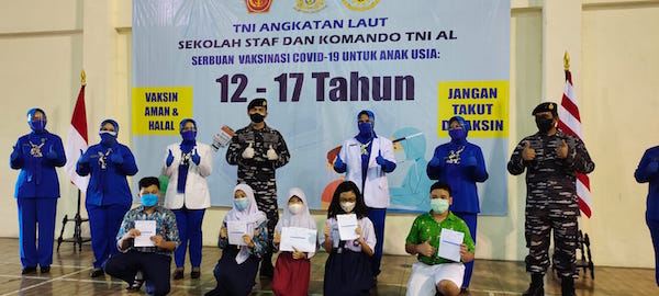 Jalasenastri TNI AL Seskoal Gelar Serbuan Vaksinasi Untuk Pelajar Usia 12-17 Tahun