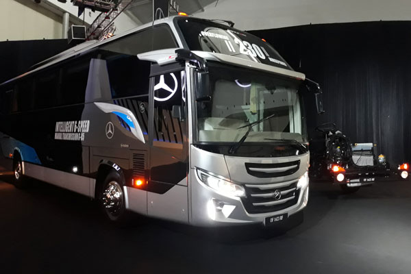 Daimler Rilis Dua Sasis Bus Mercedes Benz Baru di Indonesia