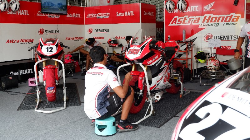 Suasana Paddock Pembalap Indonesia AHRT di Seri ke-6 ARRC Malaysia