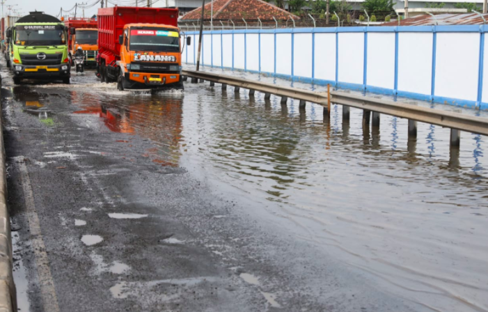 Jalanan Macet, Mobil Pak Ganjar Mendadak Lawan Arah, Ternyata Ini yang Dilakukannya