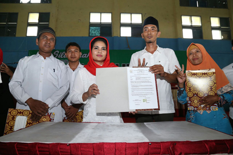 Puti Soekarno Tanda Tangani Kontrak Politik Demi GTT dan PTT