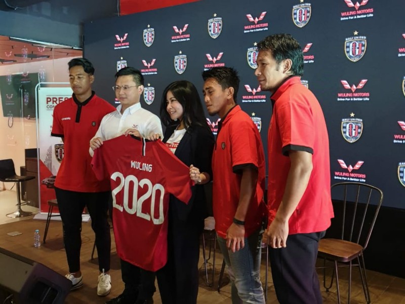 Sasar Penggemar Sepak Bola, Wuling Jadi Sponsor Bali United
