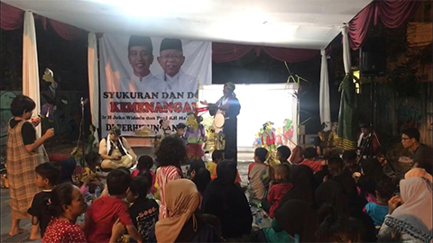 Tampilkan Wayang Wolak-Walik, Relawan Perempuan Tangguh Pilih Jokowi Gelar Syukuran