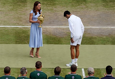 Djokovic Kalahkan Federer di Final Wimbledon Paling Lama dalam Sejarah