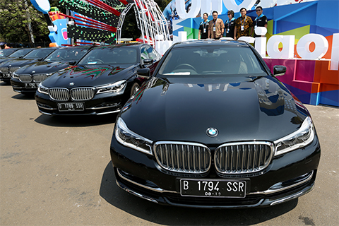 BMW Serahkan 15 Mobil Seri 740Li Untuk Keperluan Atlet dan Panitia Blibli Indonesia Open 2019