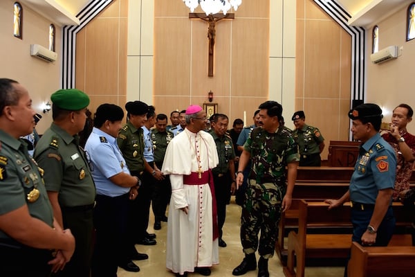 Panglima Meresmikan Gereja Katolik di Mabes TNI