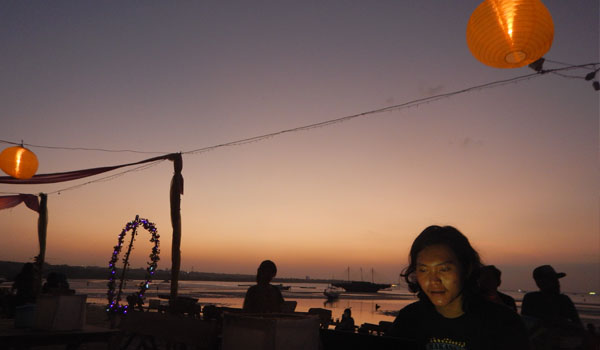 Sunset Romantis di Pantai Oesapa